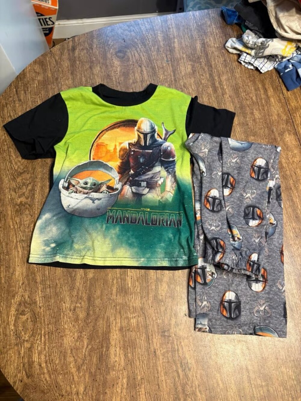 Medium Star Wars boys size 8 LOT, Jumping Beans